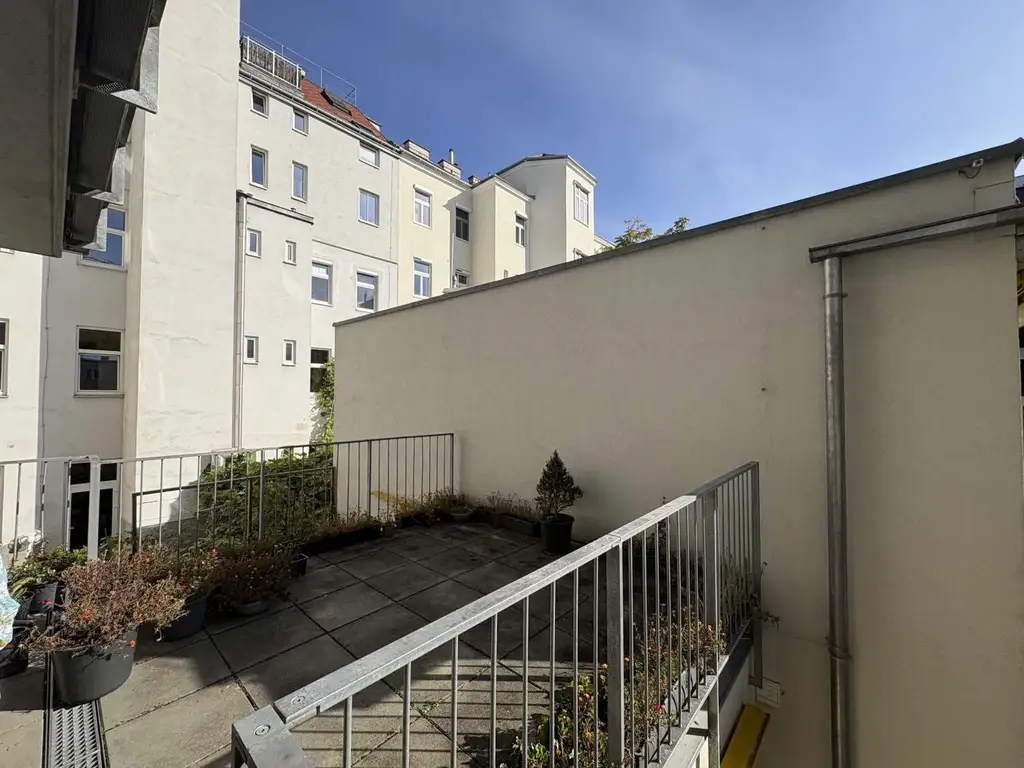 Herrliche 2-Zimmer-Terrassenwohnung in der Roseggergasse – 
perfekte Lage nahe U-Bahn Ottakring!