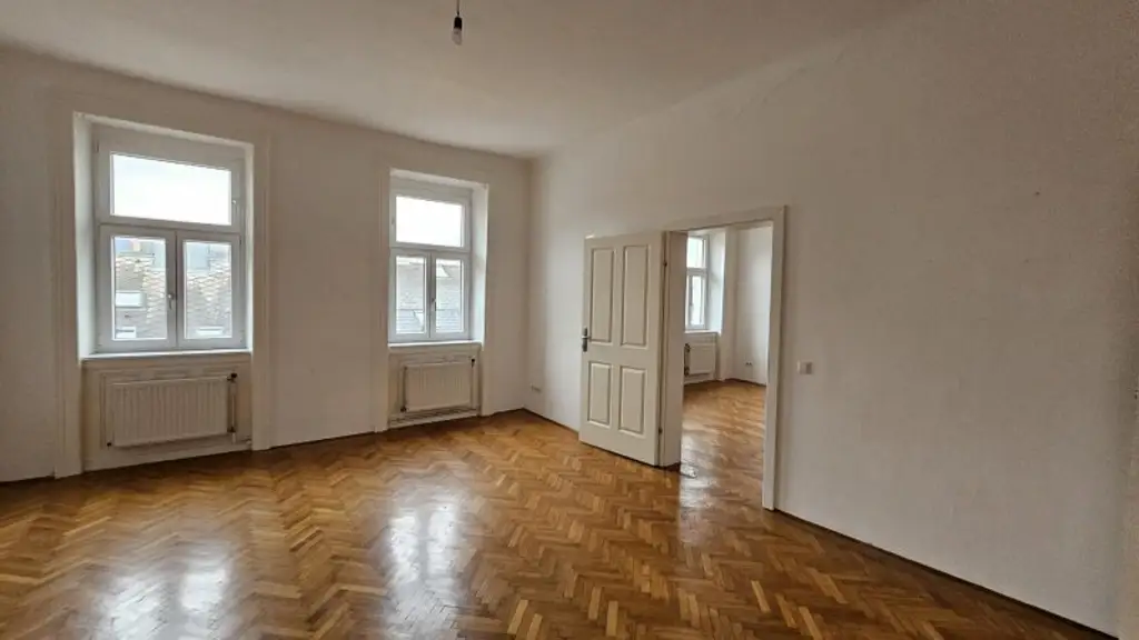 Toplage! Unbefristete Hauptmiete, 83 m2, 2 große Zimmer, extra Küche, schönes Stilhaus! Sofortbezug!