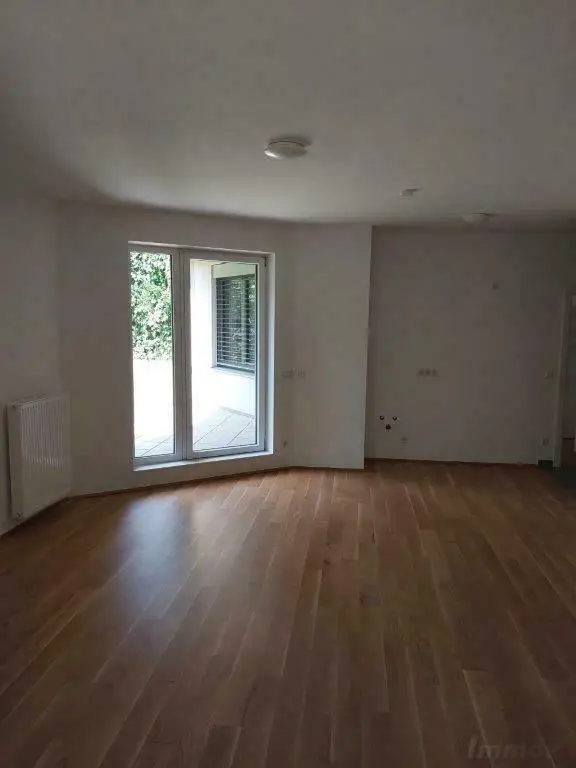 Großzügige 5-Zimmer-Gartenwohnung mit Tiefgaragenplatz in Villenviertel zwischen UNI und LKH - Nähe Hilmteich ab sofort zu vermieten!