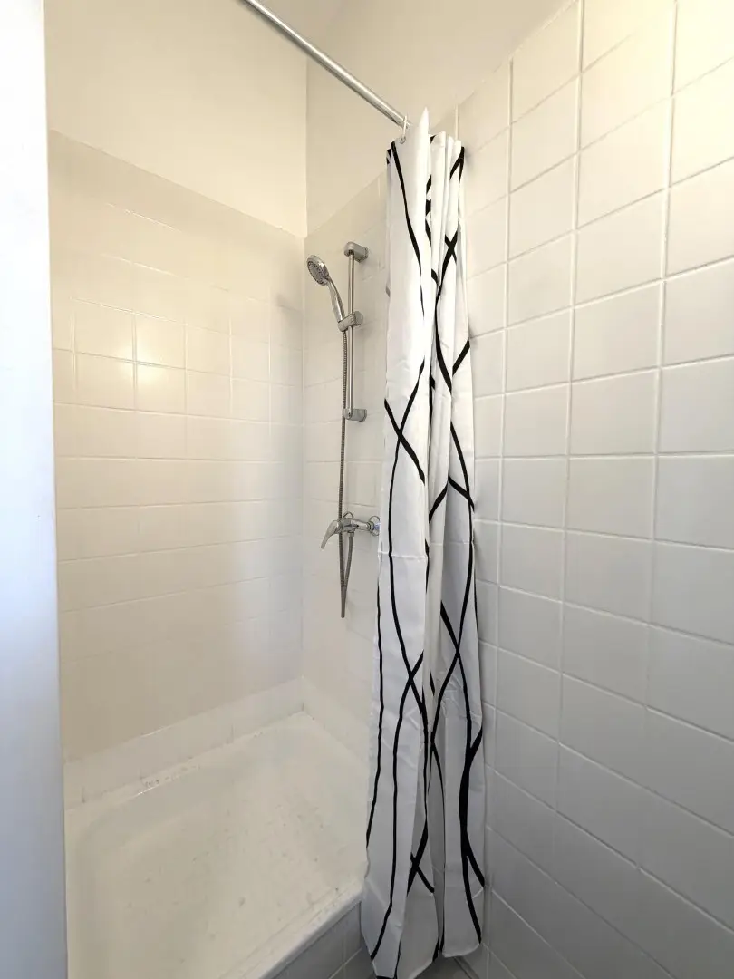 4 DUSCHE