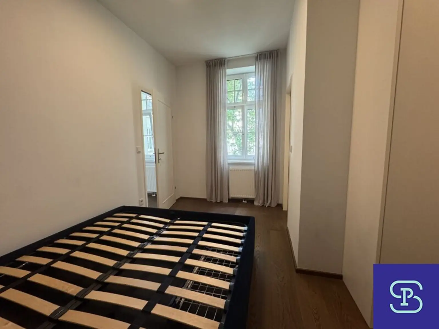 Provisionsfrei: Exklusiver 47m² Altbau mit Einbauküche und kl. Balkon in Toplage - 1080 Wien
