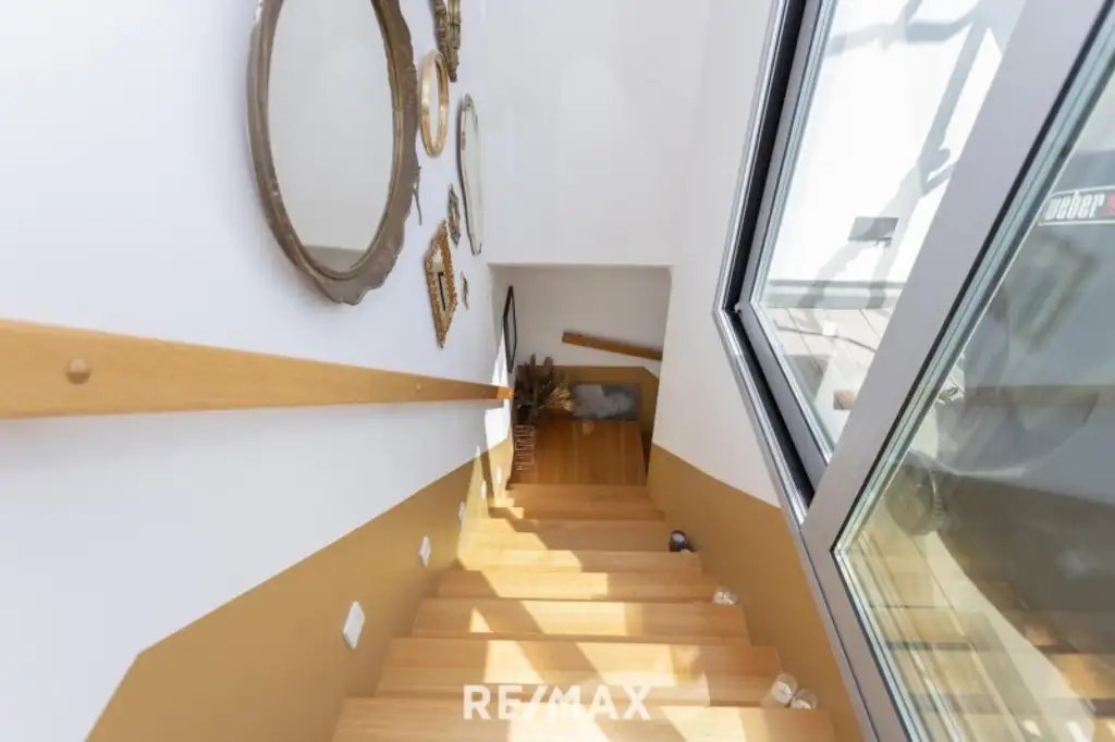 Herrliche DG-Maisonette mit 2 Hof-Terrassen bei der Volksoper, Währinger Straße