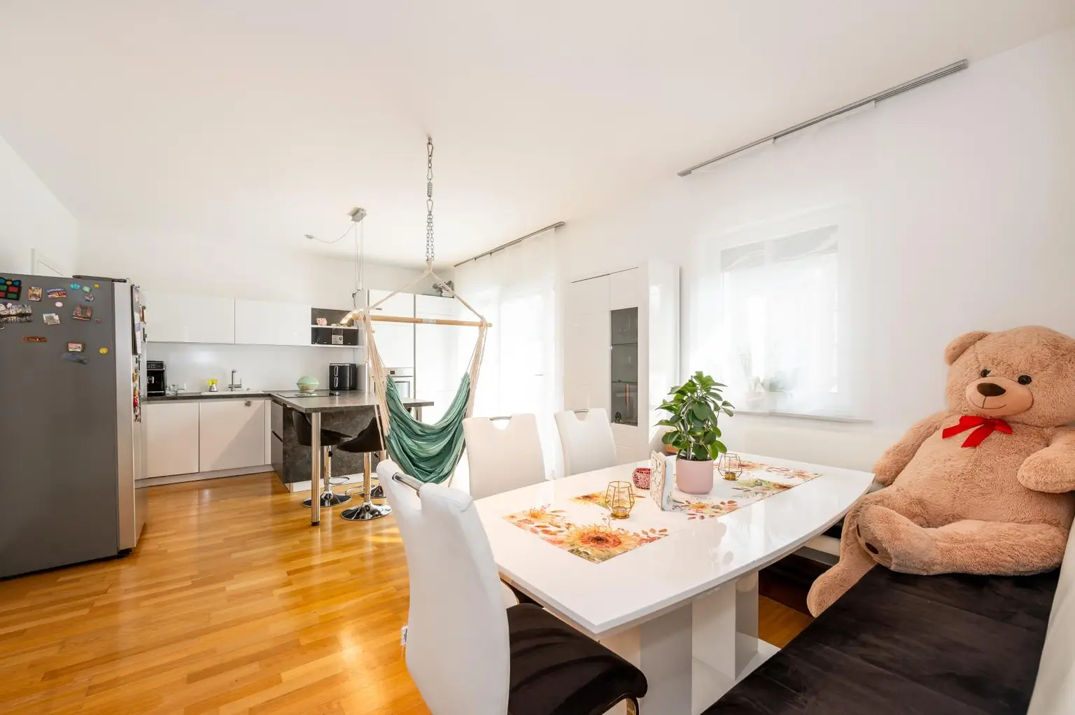 Wohn-/Essbereich mit Küche