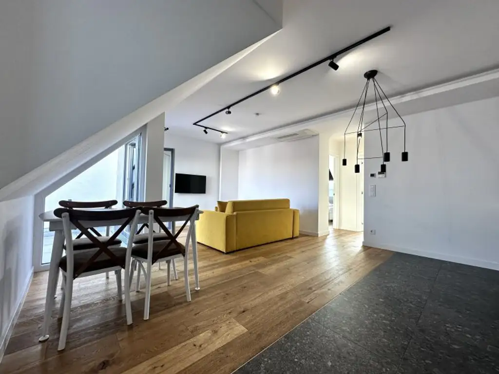 MÖBLIERTE WOHNUNG MIT BALKON - MODERNSTE AUSSTATTUNG