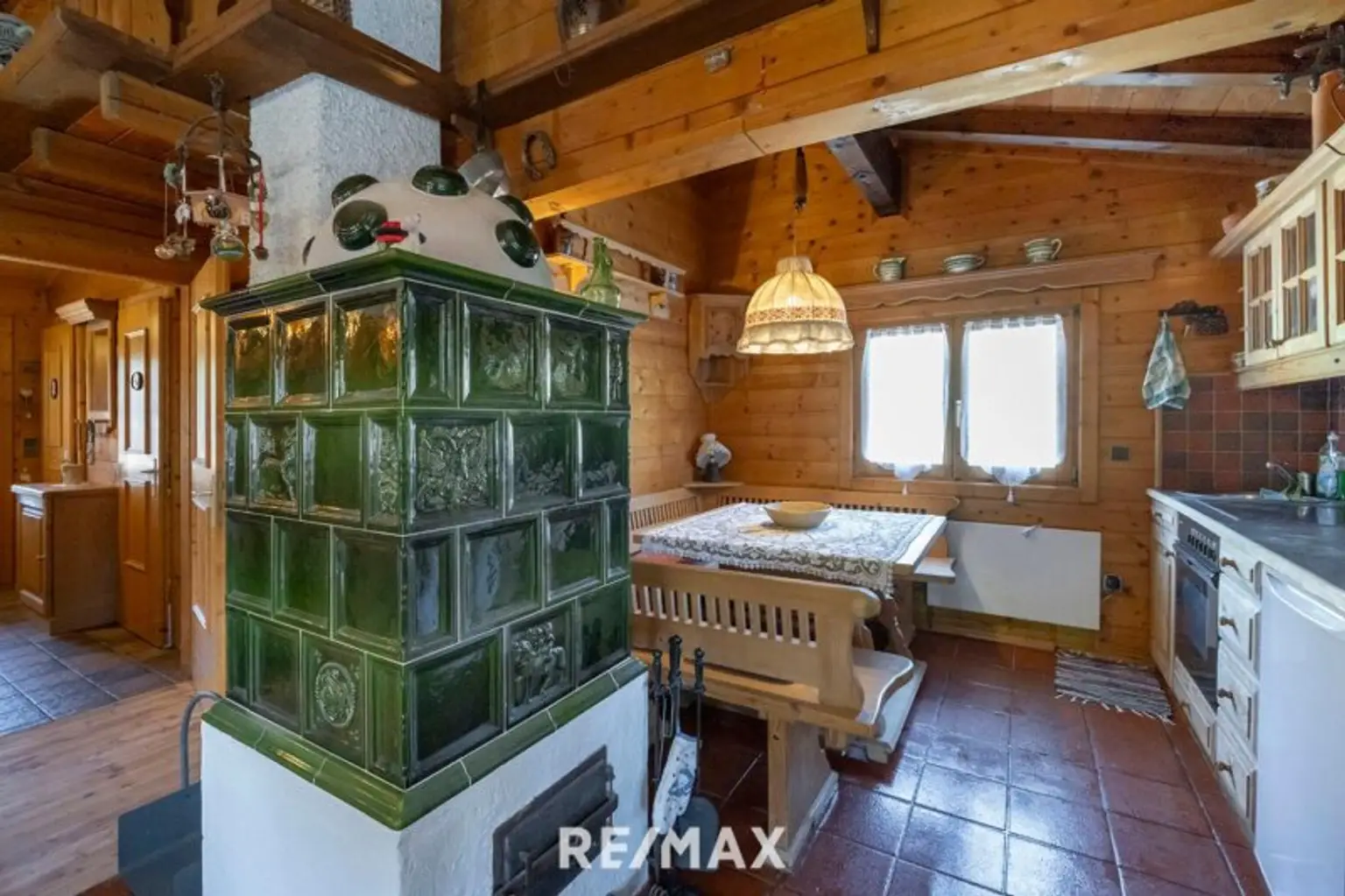 „Wohnen im Einklang mit der Natur – Stilvolles Holzhaus in traumhafter Ruhelage auf unverbaubarem Grundstück“