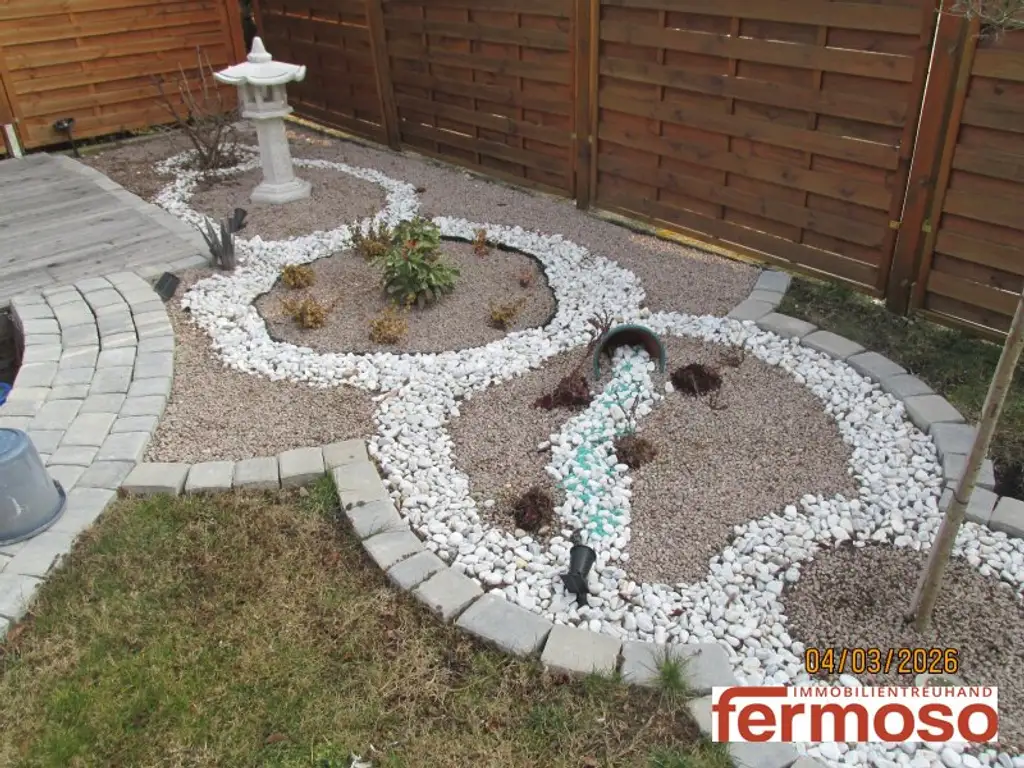 Traumhafter Bungalow vollunterkellert mit Fitness und Kino, perfekt und gepflegt mit wunderbaren Garten