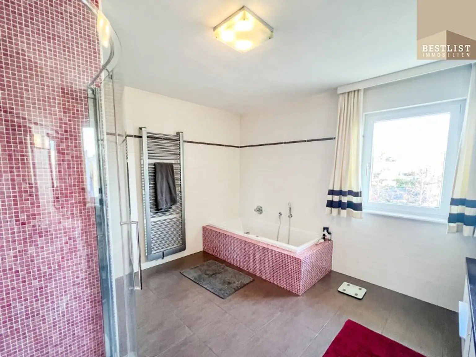 Großzügiges Wohnen mit Stil – Top gepflegtes Einfamilienhaus mit Charme