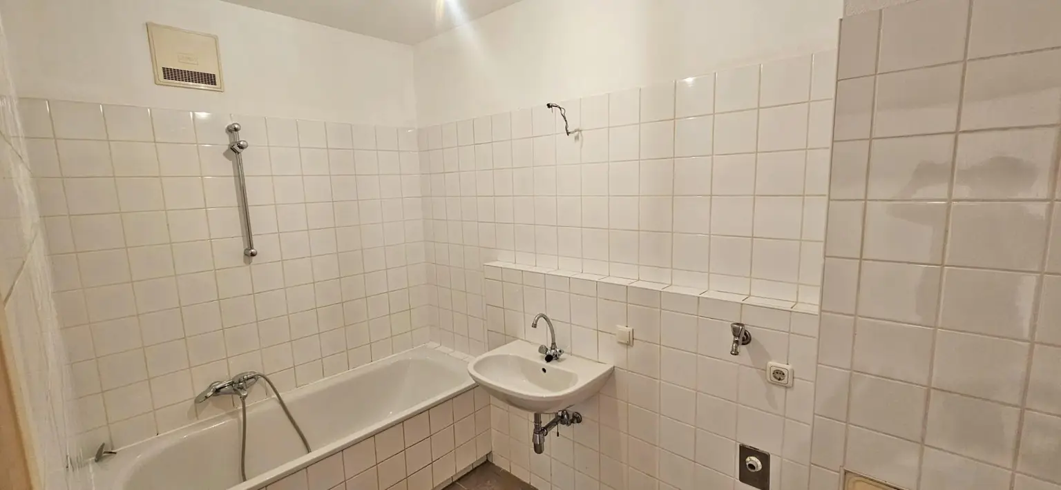 Bad mit Wanne