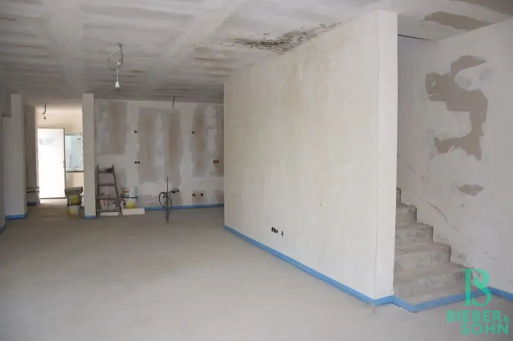 Großzügiges, sonniges Einfamilienhaus mit 80m² Dachterrasse