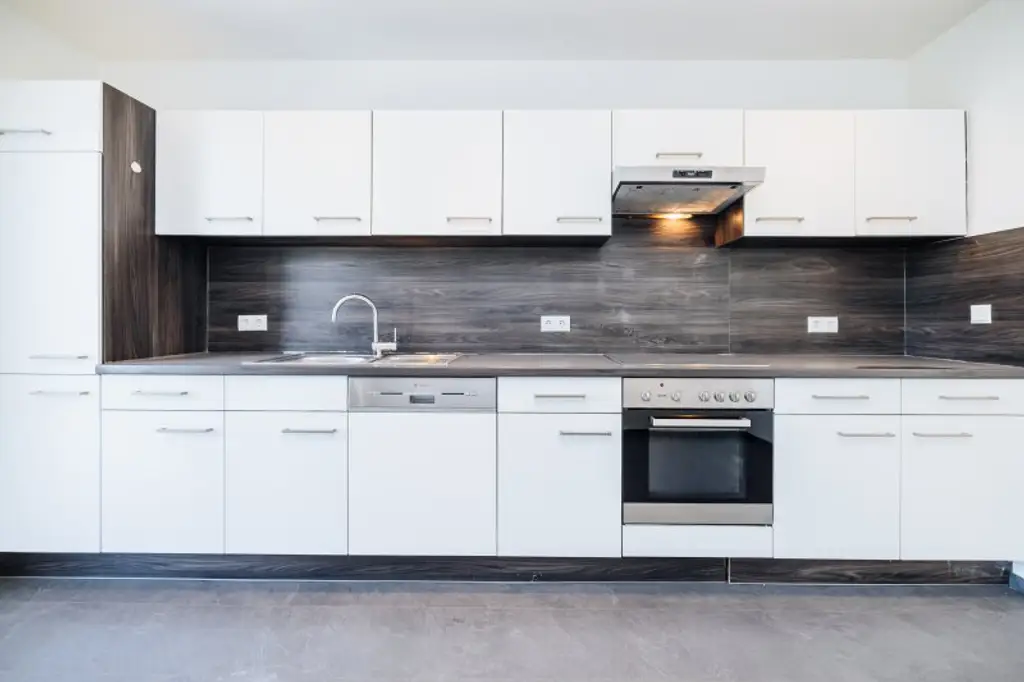 KEINE PROVISON I SONNIGE LOGGIA I KOMPLETT ERNEUERT I 3-ZIMMER-DOMIZIL I BESTE LAGE BEIM LEND I HELL & LUFTIG I RUHIGES WOHNEN I TIERFREUNDLICHES ZUHAUSE I PROJEKT WOHNEN I