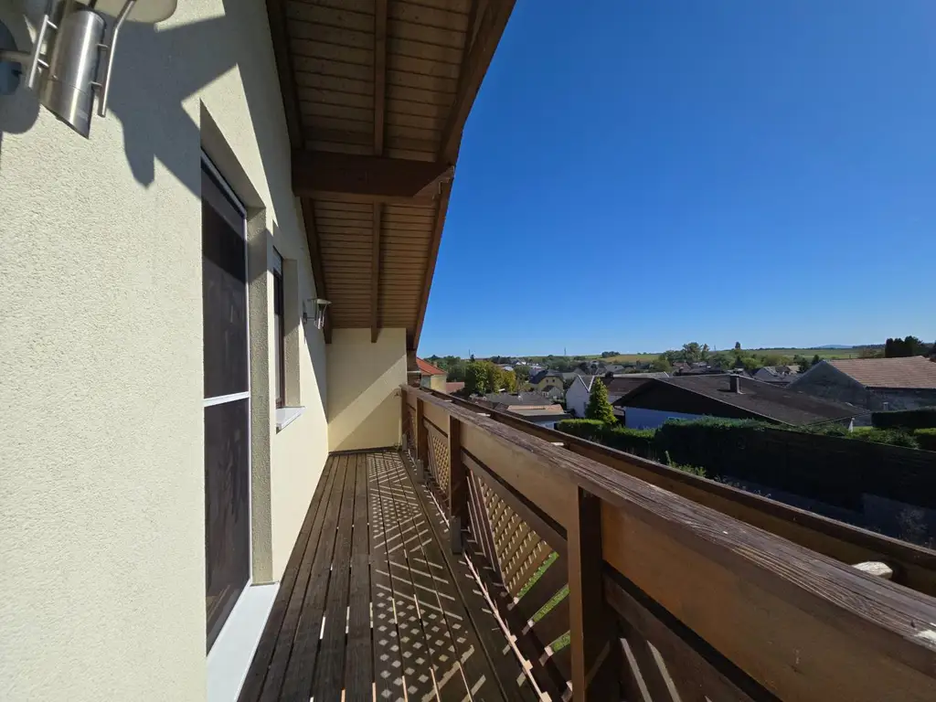 3701 Großwiesendorf/bei Großweikersdorf: Wunderschönes Einfamilienhaus mit Wohnkeller, Doppelgarage und Weinröhre