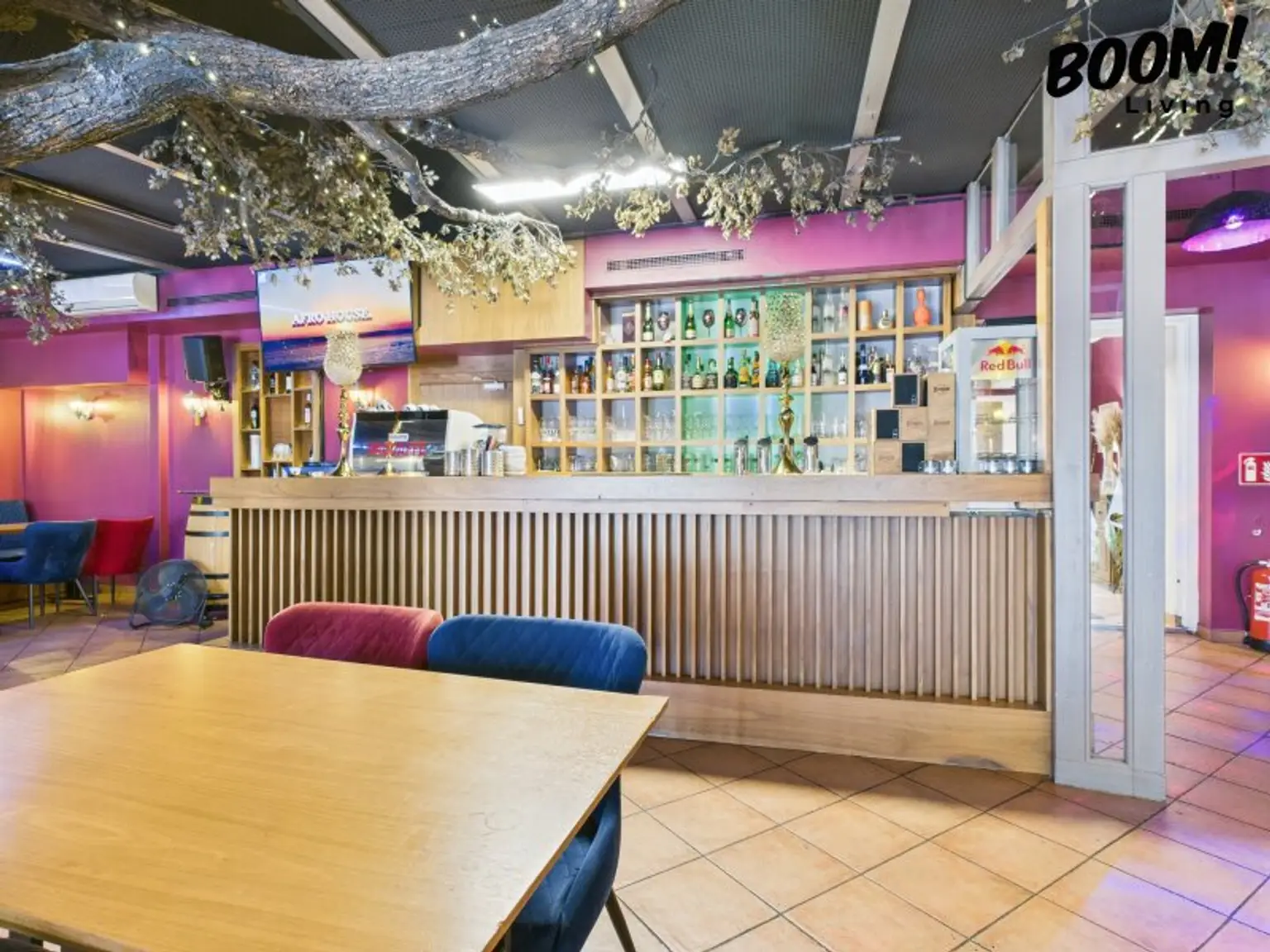 Attraktives Geschäftslokal in 1110 Wien: 1337m², Garten & Kleinhaus für 4.100€/Monat!