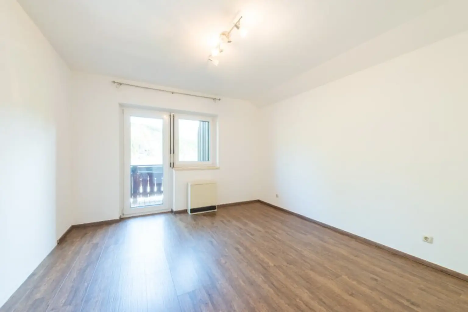 Gut geschnittene 3-Zimmer Dachgeschosswohnung