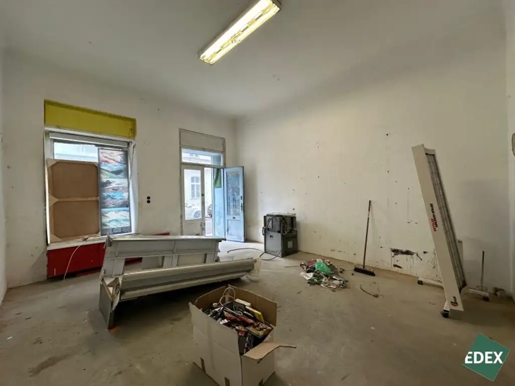 Wohnung mit Potential: Sanierungsbedürftige 3-Zimmer Wohnung in zentraler Lage