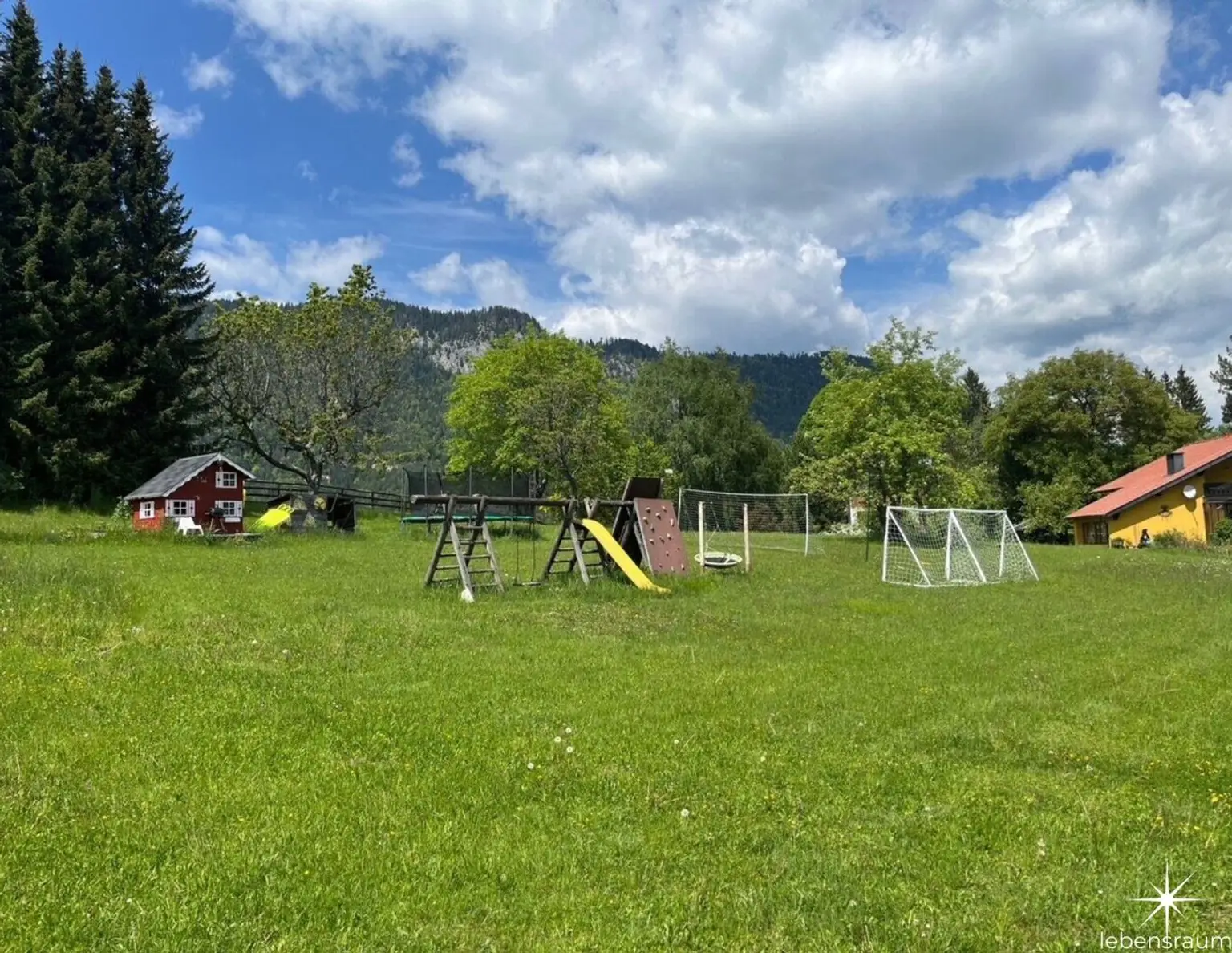 Baugrundstück in absoluter Ruhe-, Aussichts- und Sonnenlage