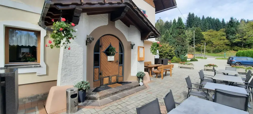 Gutgehender Gastbetrieb mit Zimmervermietung -  Schi- und Wanderregion Nassfeld Hermagor