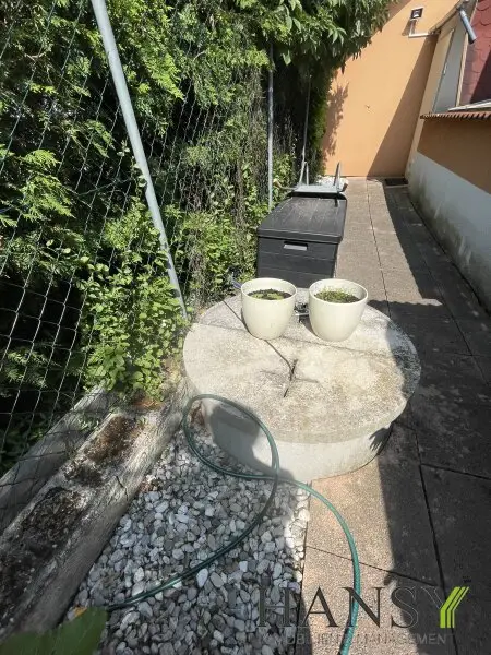 Neuwertiges Traum-Einfamilienhaus in Pfaffstätten: Stil, Pool und Gartenparadies!