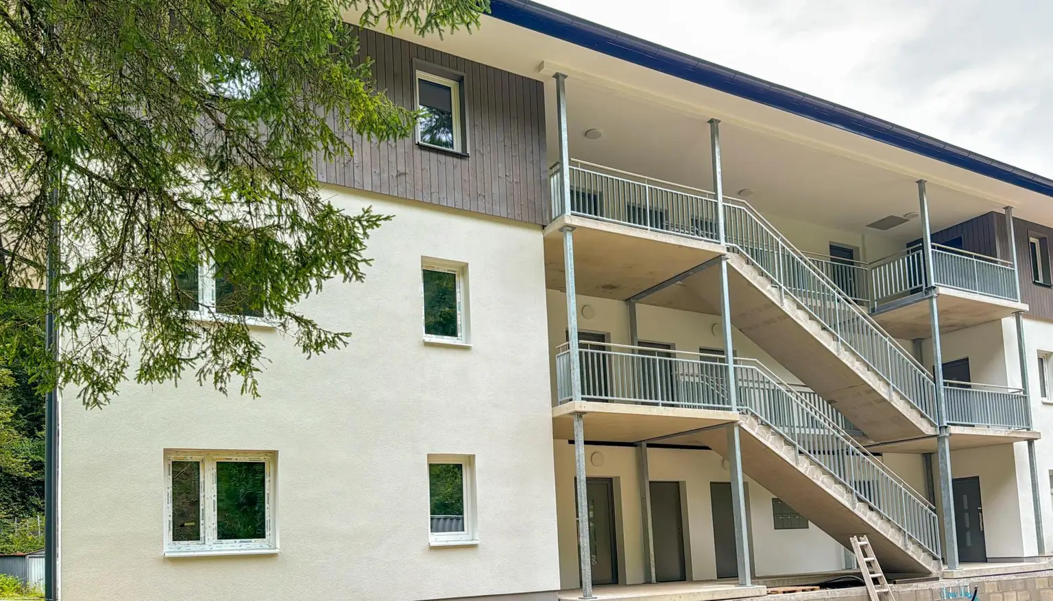 FERIENWOHNUNGEN in PERFEKTER RUHELAGE - WALDNESS PUR ! TOURISTISCHE Vermietung möglich ! DIREKTER BACHZUGANG ! BEZUGSFERTIG !