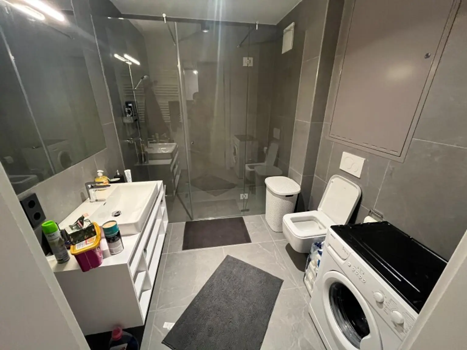 Pauschalmiete inklusive Warmwasser, Heizung & Kühlung - Moderne 2-Zimmer-Wohnung mit großzügigem Balkon und stilvoller Ausstattung