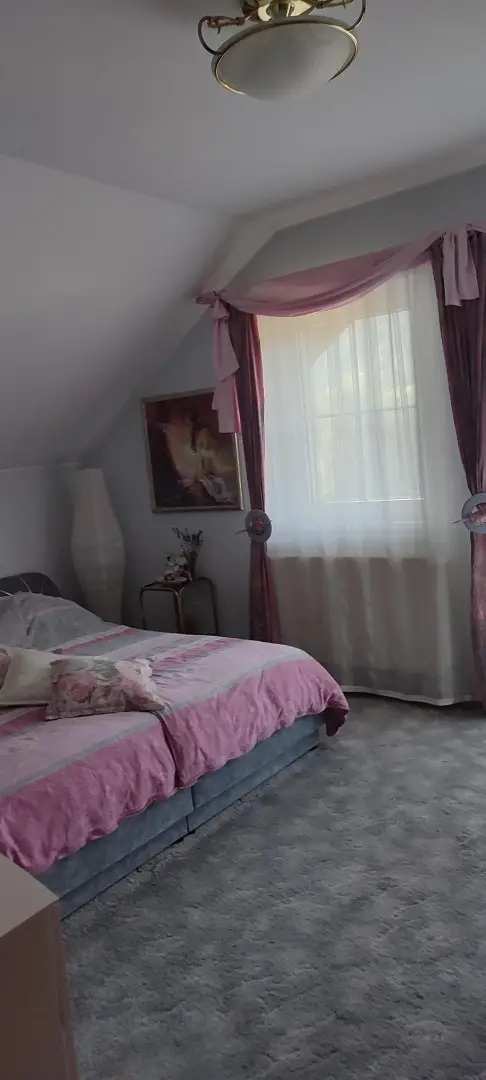 Schlafzimmer mit Balkon