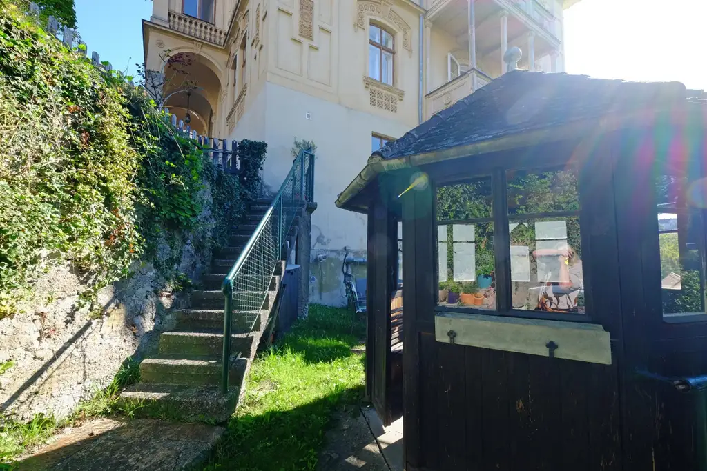 Historische Villa ALMEROTH im Stadtzentrum- Wohnen auf 250 m2 im OG plus 4 Untermieter