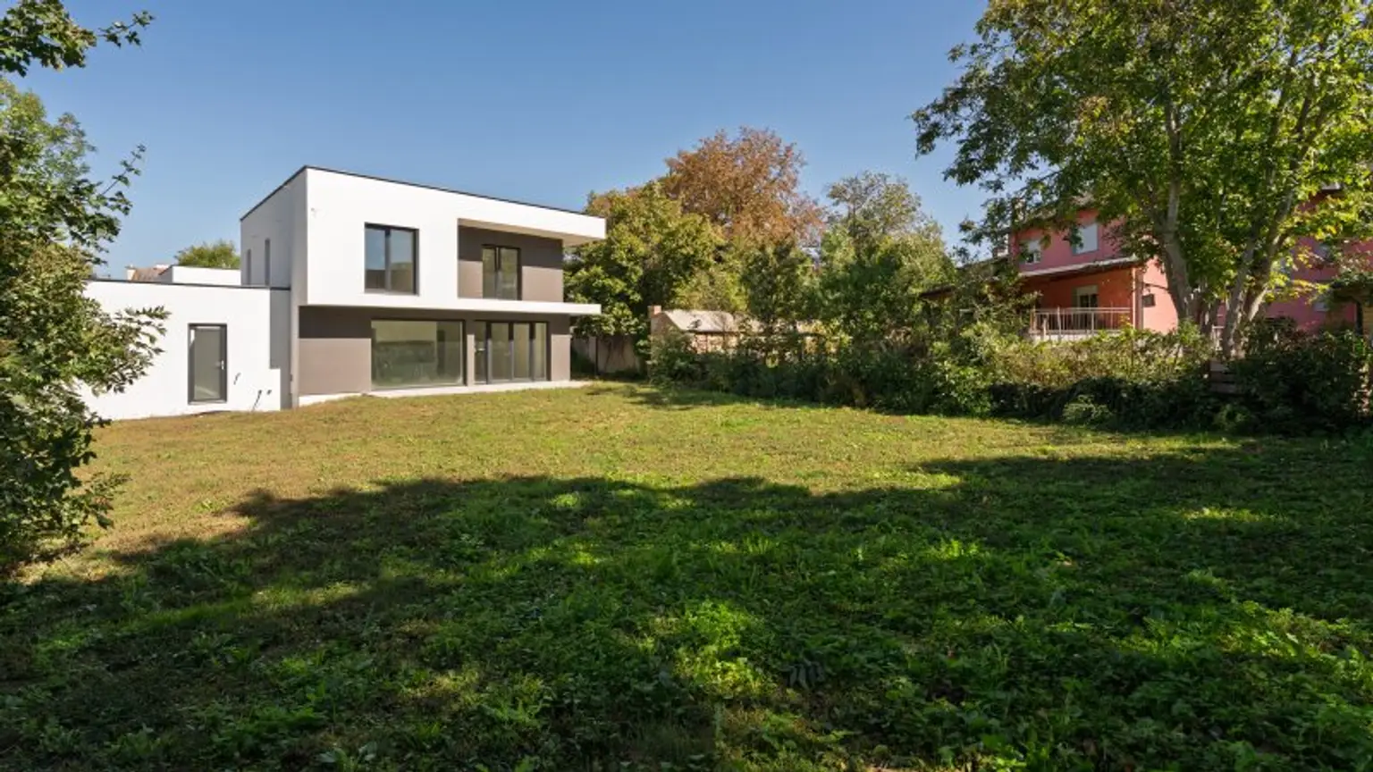 Ruhe, Design & Freiraum – Ihr neues Zuhause in Weikendorf. Belags- oder Schlüsselfertig!