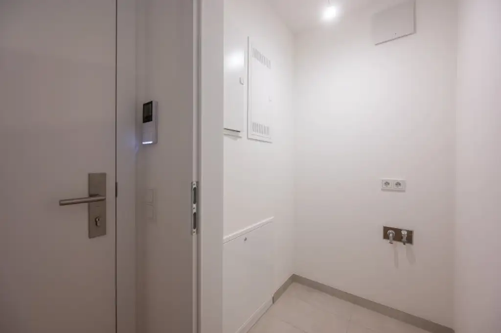 ++MOLLARD 50++ Remarkable 2-room apartment in a prime central location (2/6)