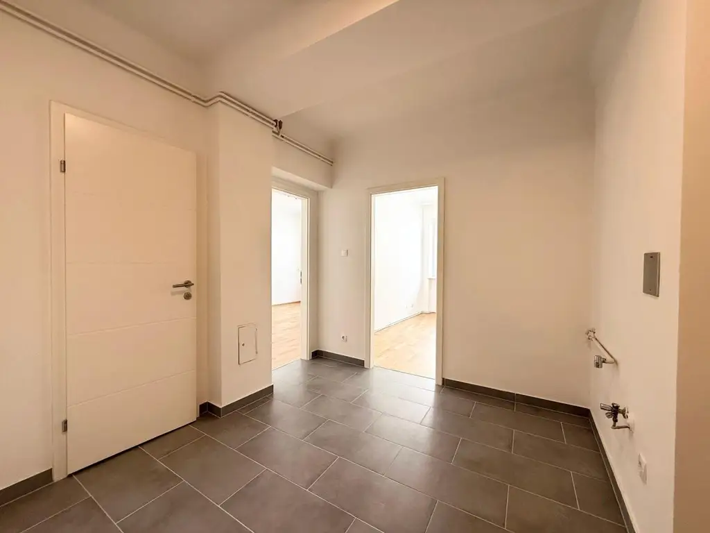 Erstbezug – Modern sanierte 2-Zimmer-Wohnung - Nähe U1