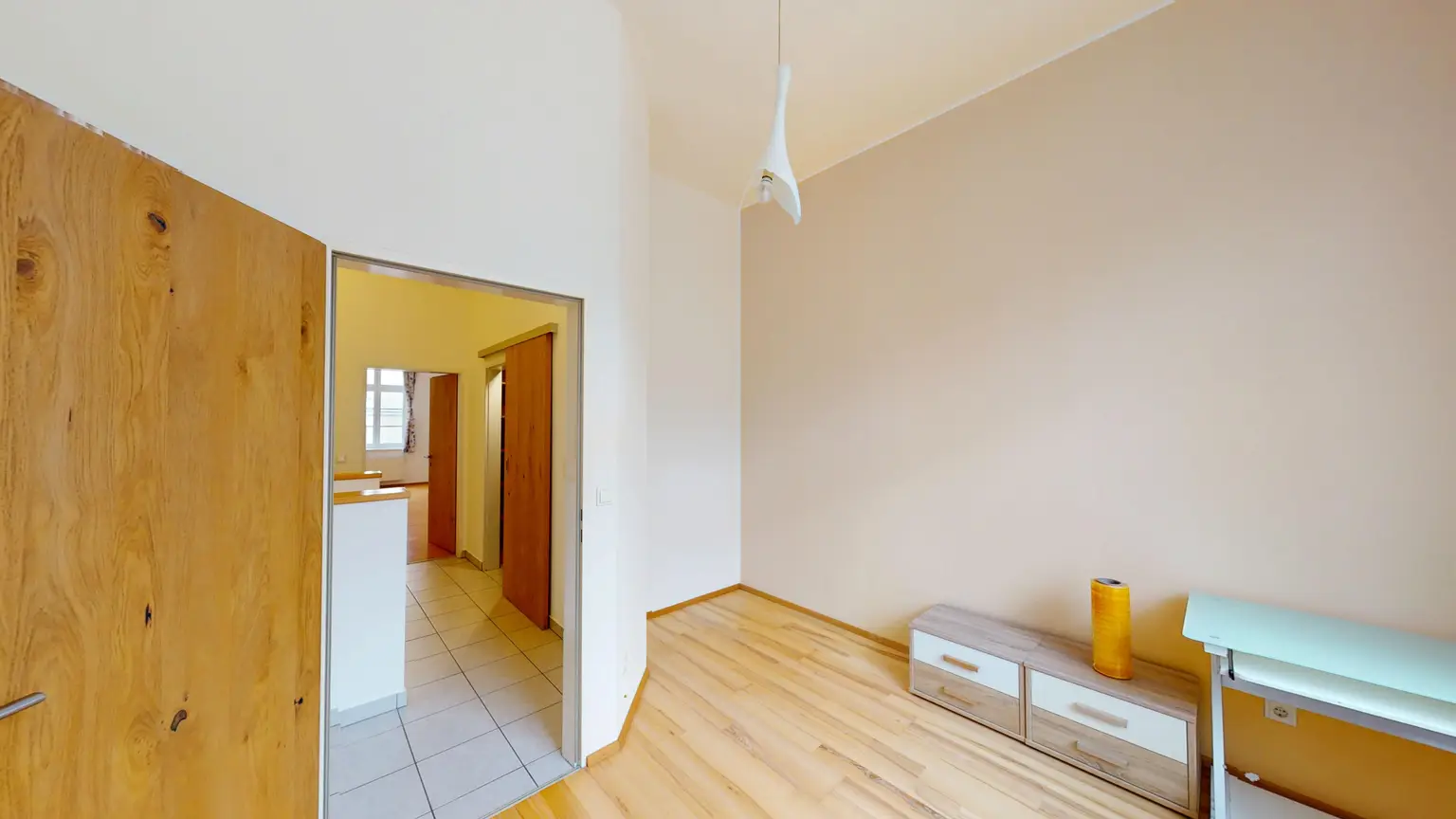 Sehr helle Maisonette-Wohnung mit Terrasse & Garten in zentraler Lage von Korneuburg – Wohnen im generalsanierten Backsteinbau