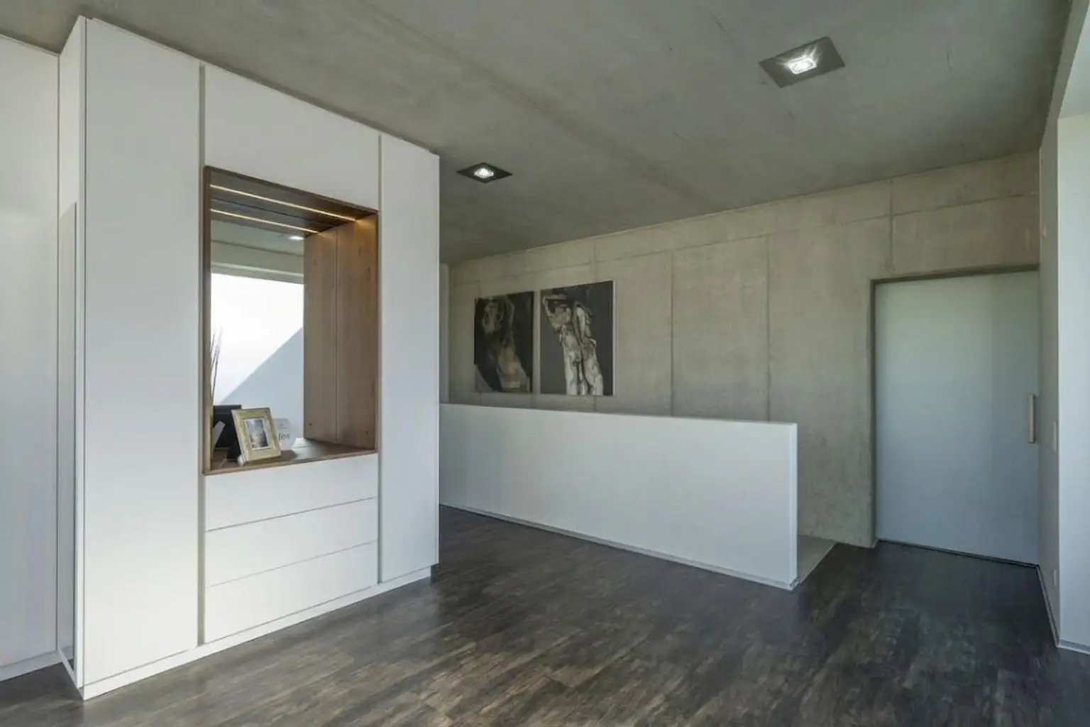 Garderobe in EG