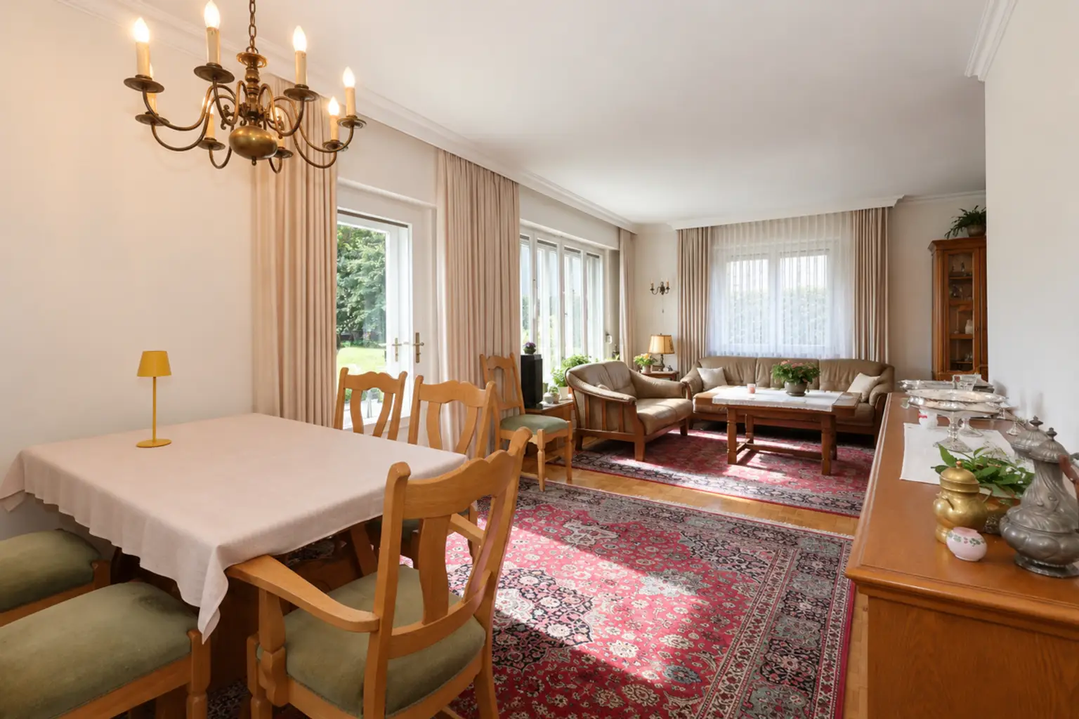 Ess-/Wohnzimmer EG (KI -optimiert)