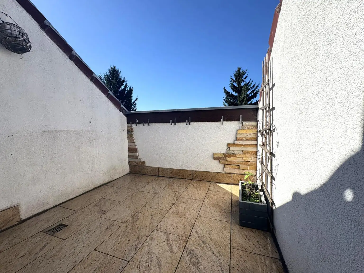Dachgeschosswohnung mit Galerie und Loggia mit Blick ins Grüne - Bezirk Lend