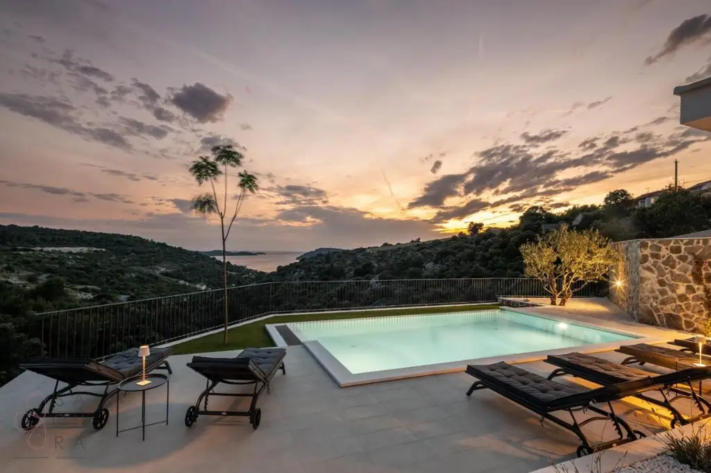 Stunning Home Razanj – Ihr mediterraner Rückzugsort mit Renditepotenzial