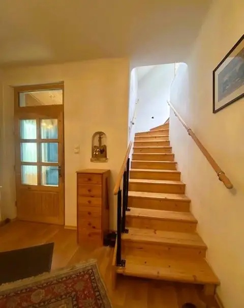 Ländliche Eleganz neu interpretiert – Streckhof mit zwei Wohneinheiten, Arkadenflair & Pooloase!
