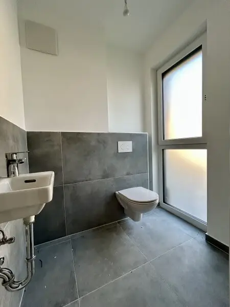 Neues Zuhause in Wilfersdorf bei Tulln : Erstbezug, 144,79m², 2 Stellplätze, Garten