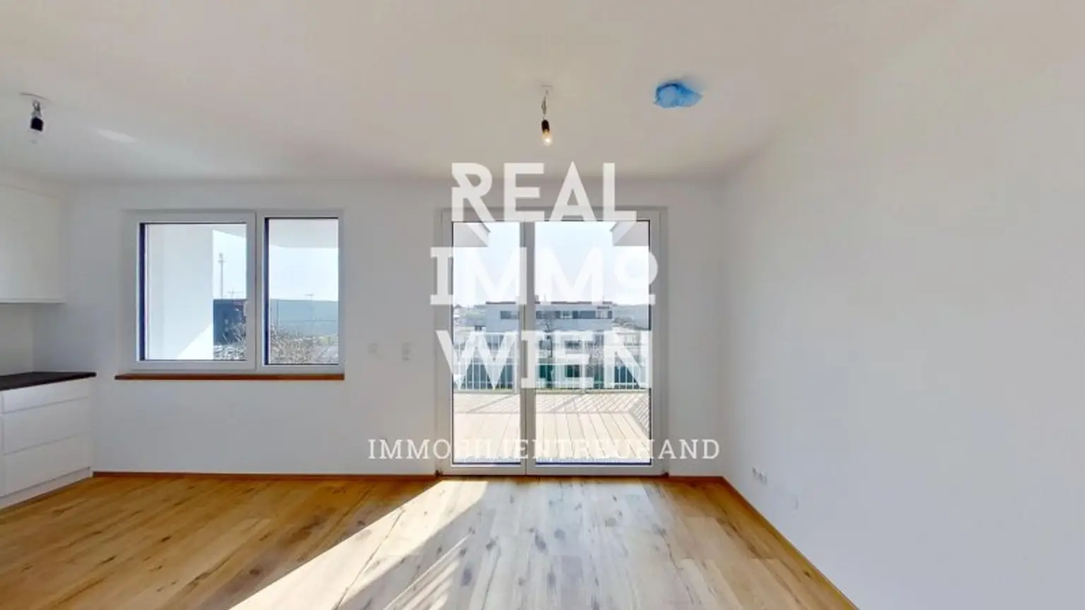 Wunderschöne sonnendurchflutete Wohnung mit Balkon im 23. Bezirk!!! Nähe U6 PERFEKTASTRAẞE!! 360°- 3D Grad Besichtigung!!