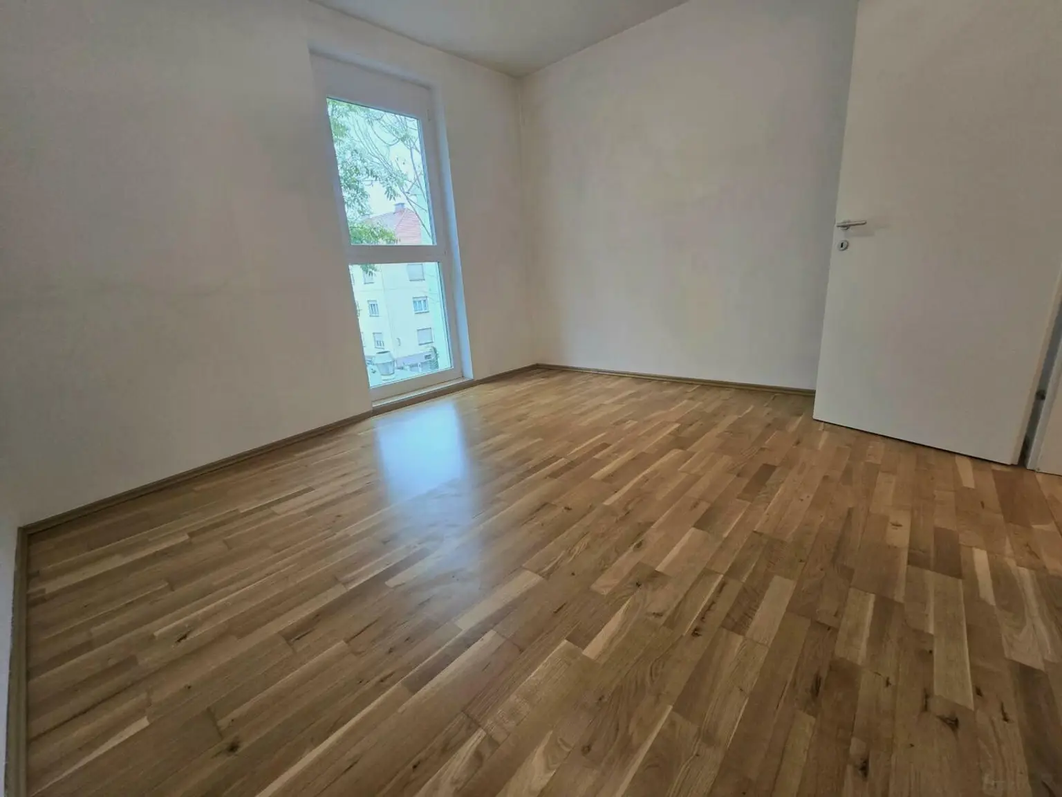 Neu sanierte und derzeit geförderte 2-Zimmerwohnung!