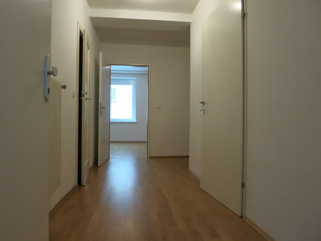 GROSSRAUMGARCONNIERE mit 2 BÄDERN zur unbefristeten Anmietung