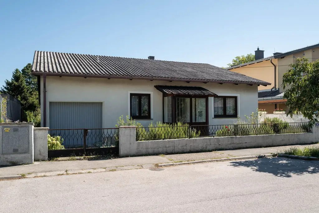 "Charmanter  Bungalow mit idyllischem Garten in Wolfpassing"