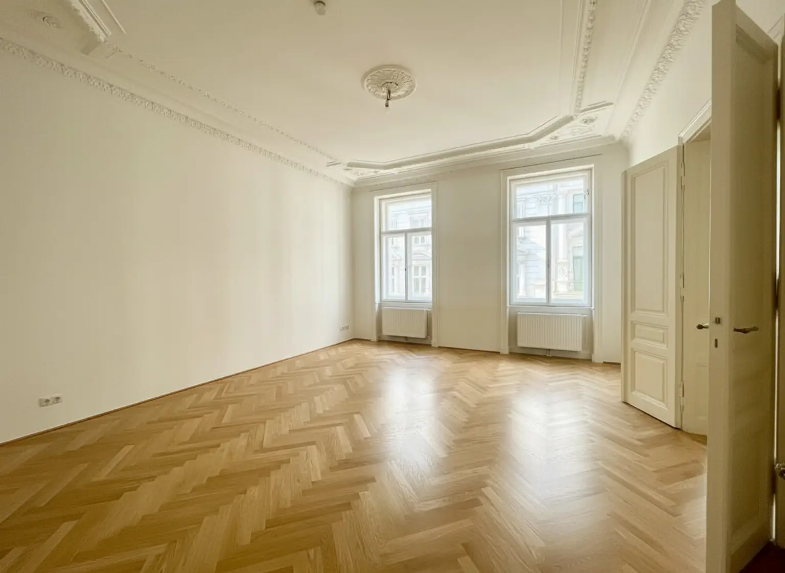 UNBEFRISTET: Traumhafte Altbauwohnung in prominenter Lage