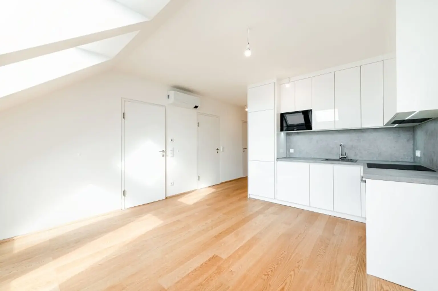 Erstbezug! Großartige 3-Zimmer-Maisonette mit Dachterrasse nahe Rochusmarkt zu vermieten!