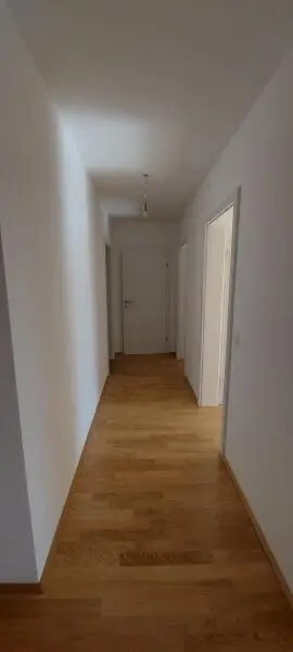 3-Zimmer-Wohnung mit 2 Balkonen und Tiefgaragenstellplatz (Top 8)