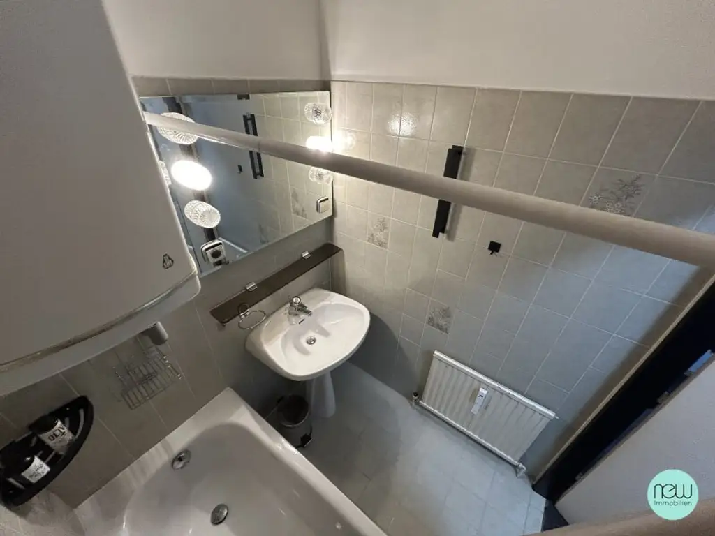 Helle 2-Zimmer-Wohnung + hofseitiger Loggia / zwischen Prater & Nordbahnviertel