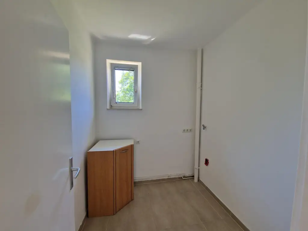LIEBEVOLLES LANDHAUS MIT GARTEN UND GARAGE ZUR MIETE