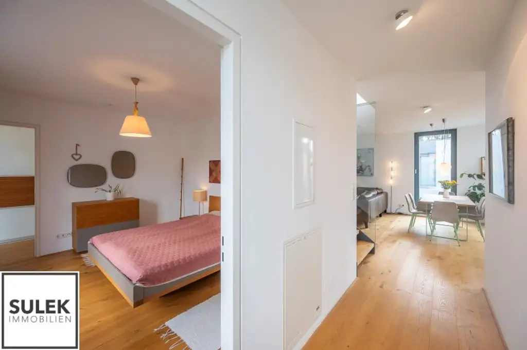 Einzigartige DG-Wohnung mit Loft-Charakter und Terrassen (rd. 165m²) inkl. atemberaubendem Fernblick