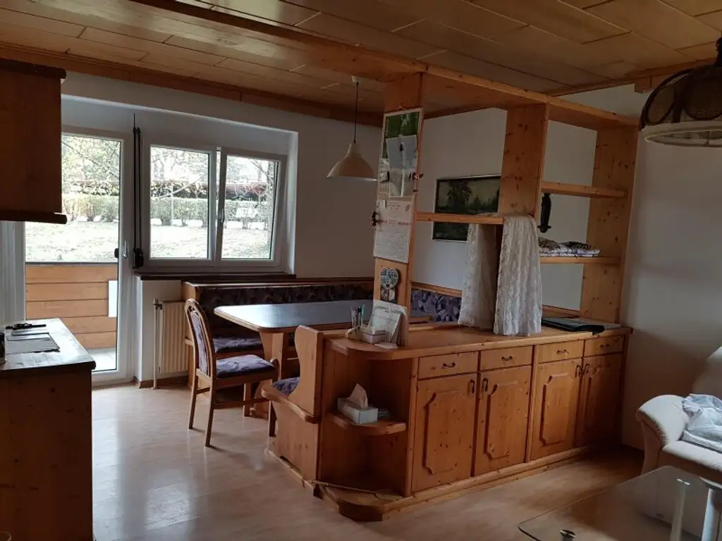 4-ZIMMER WOHNUNG MIT GROSSER LOGGIA