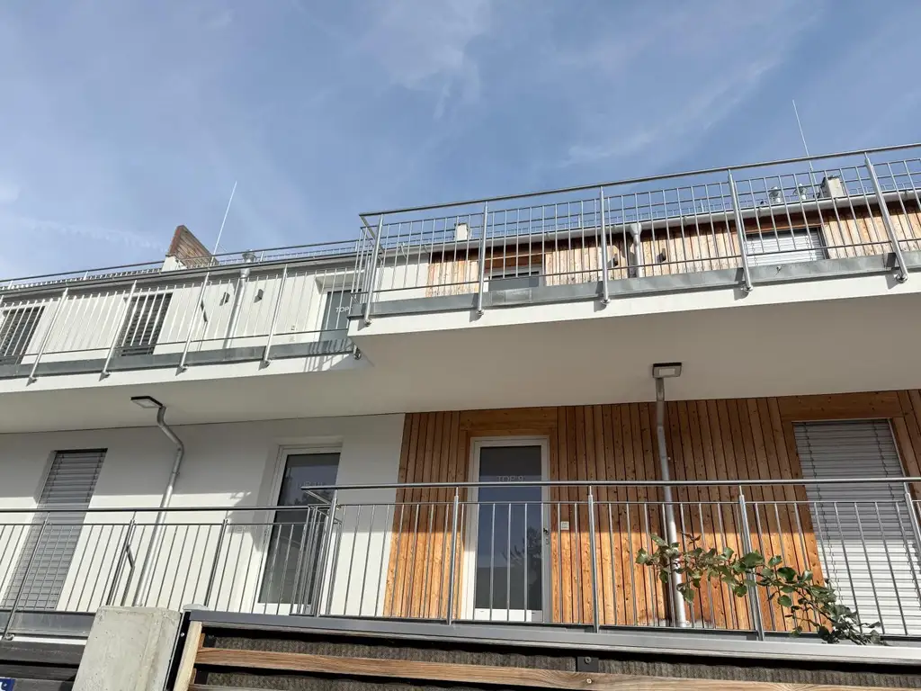 Luxriöse 2- Zimmer Wohnung, Top Lage, große Dachterrasse