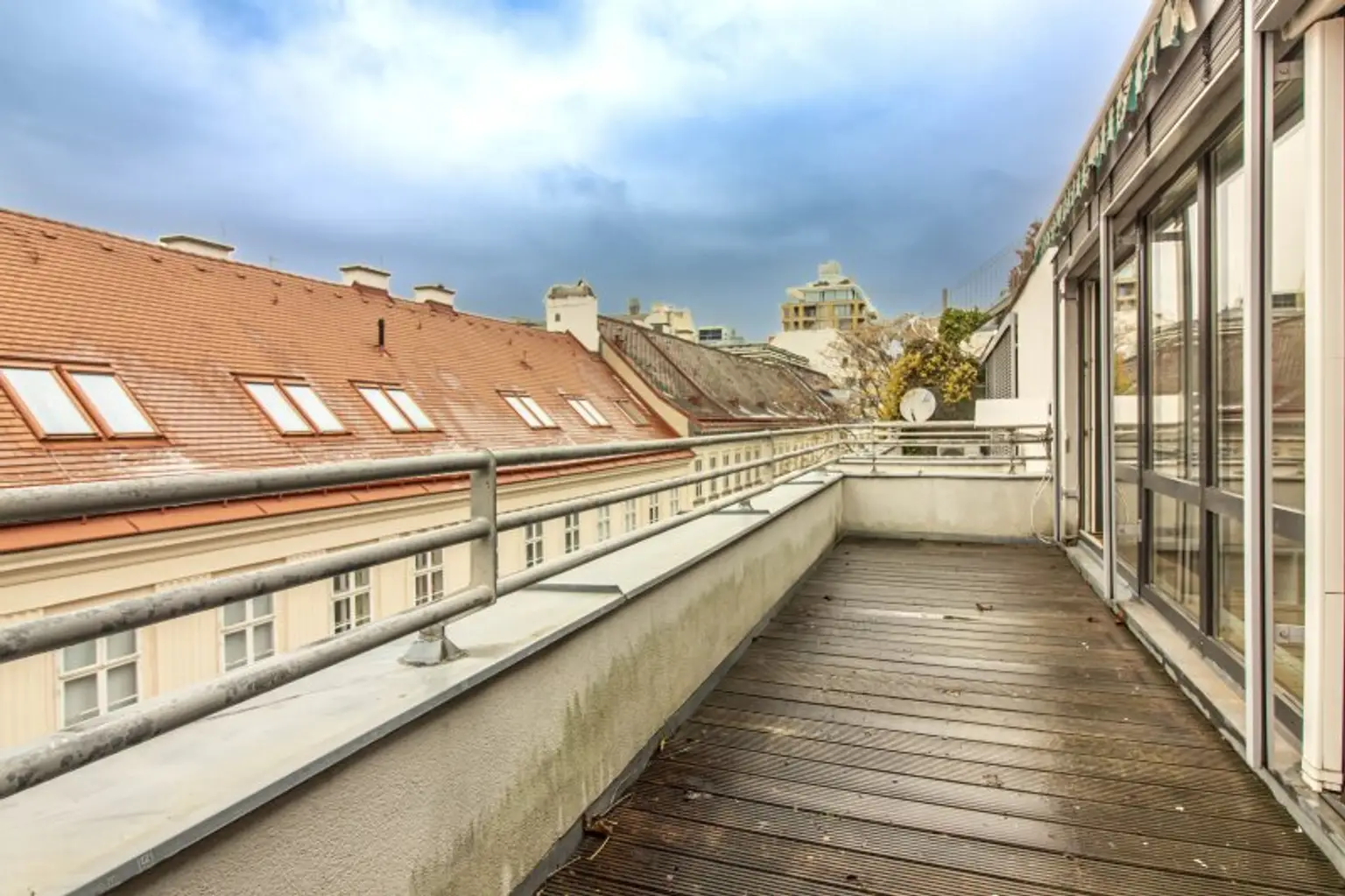 4 m Raumhöhe im Dachgeschoss - Mariahilfer Str. - Klimatisiert