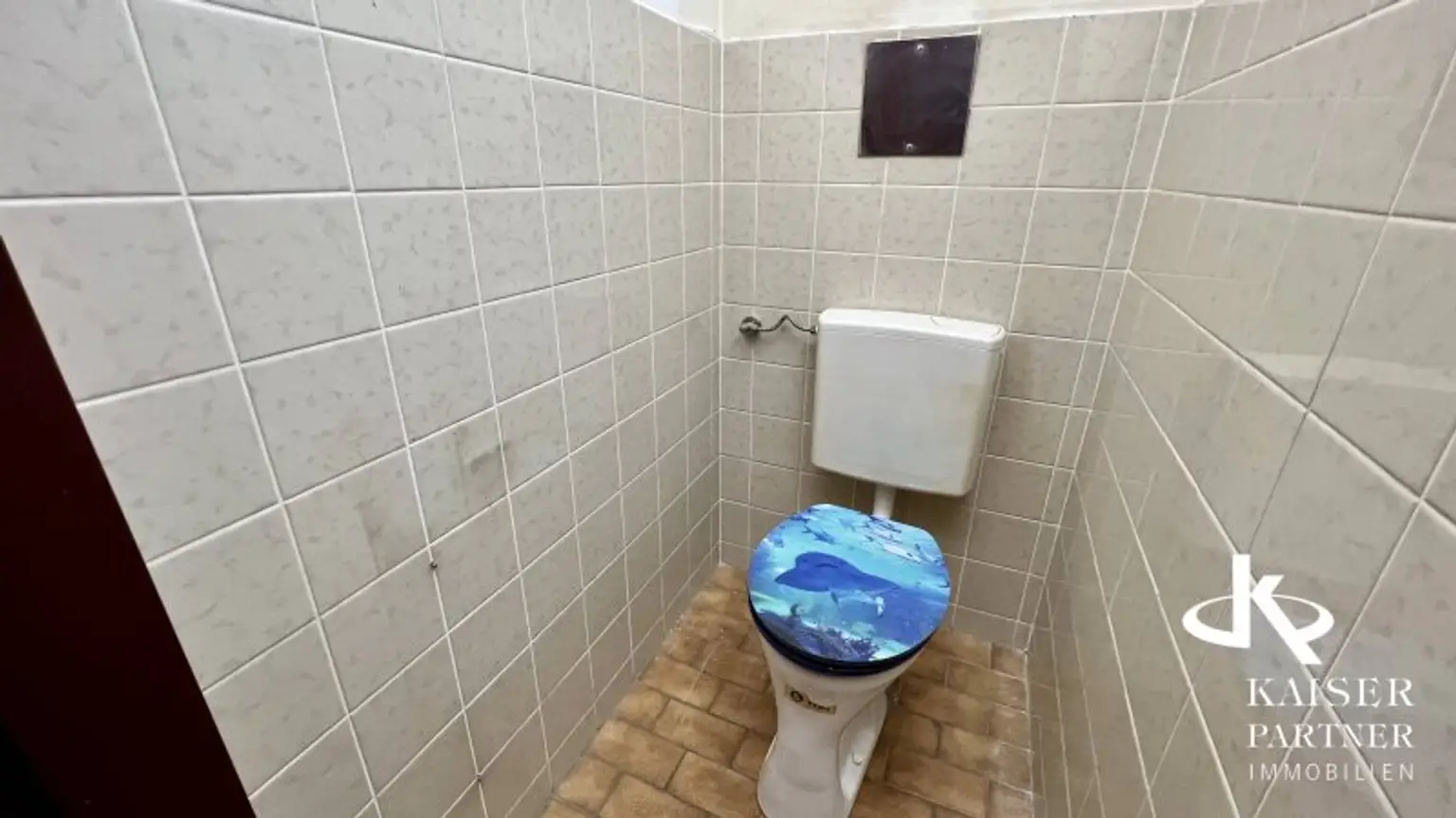 Geräumige 4-Zimmer-Wohnung mit Loggia mit viel Potential, Nähe Kennedybrücke!