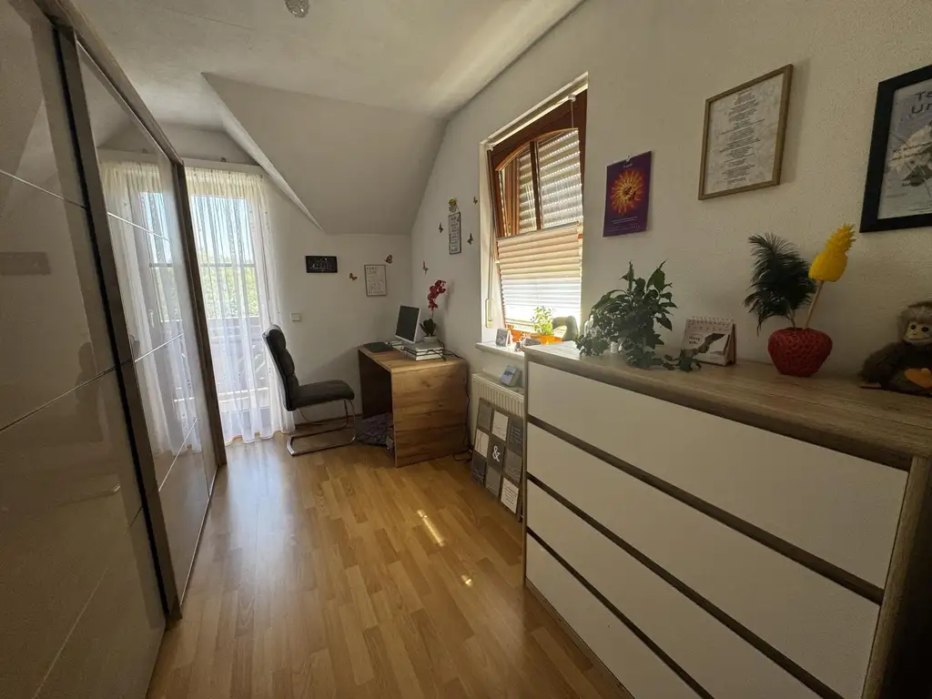 Ein ZUHAUSE zum Verlieben! Doppelhaushälfte mit Pooloase und ausgezeichneter Infrastruktur